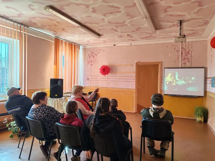 на фотографии посетители дома культуры  (1)