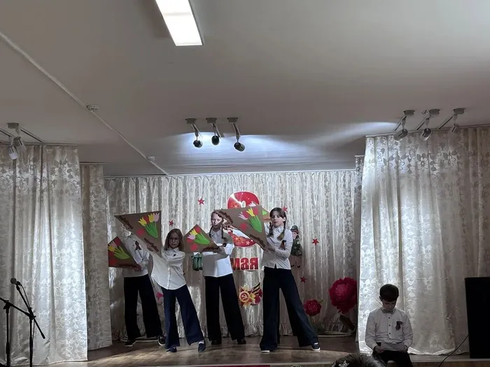 На фото фрагмент концертной программы Победа в сердцах поколений (3)