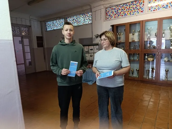 раздача буклета Антитеррор