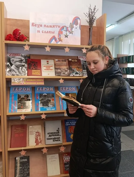 Кравцова А.А. читает стих К.Симонова  Жди меня, и я вернусь...