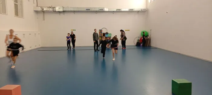 на фото участники мероприятия (1)
