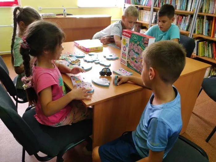 Дети собирают Весёлый город