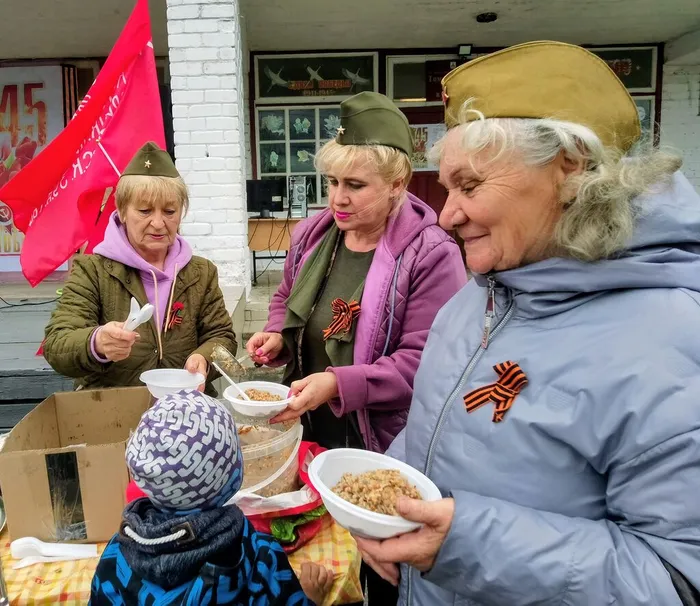 угощение солдатской кашей