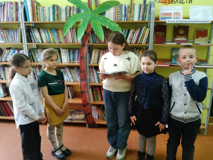 Софья читает сказку Самый счастливый Остров на свете