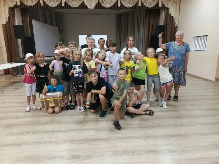 на фото участники мероприятия