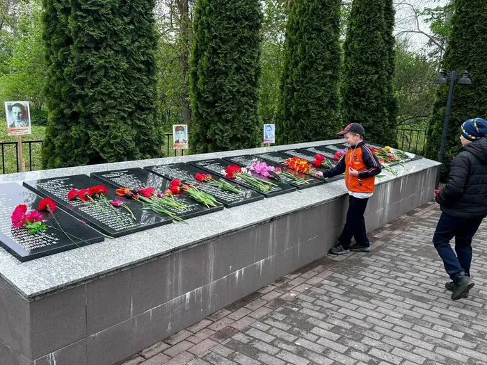 на фотографии фрагмент памятного мероприятия (3)