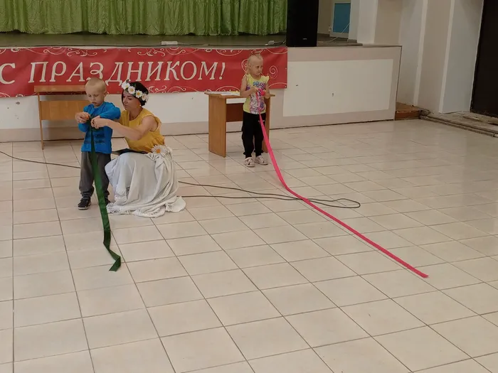 на фото участники игровой программы