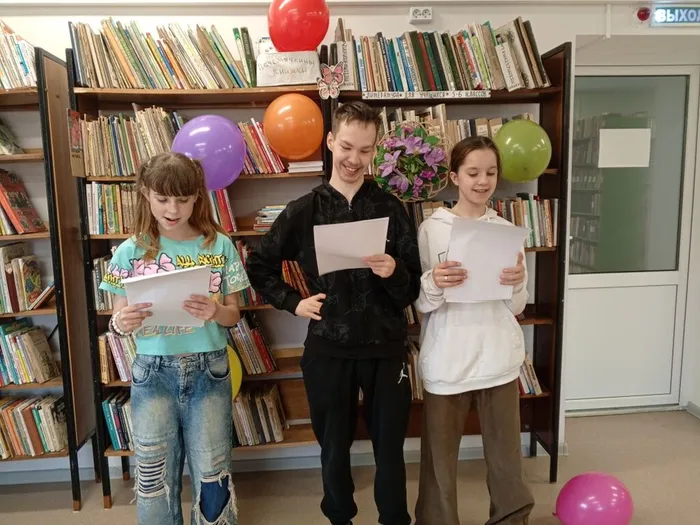 на фотографии участники мероприятия (3)