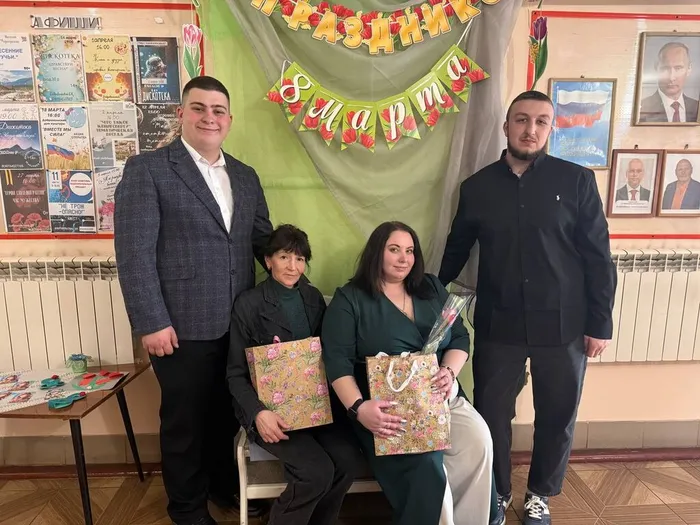 на фото коллектив Дома культуры