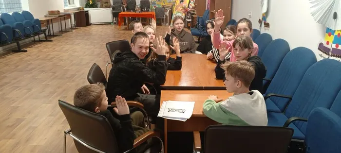 на фото фрагмент круглого стола (3)