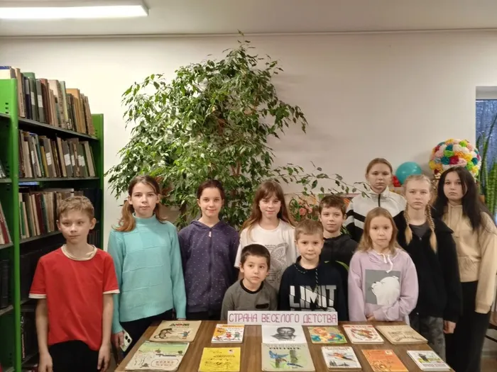 на фотографии участники конкурсной программы (2)