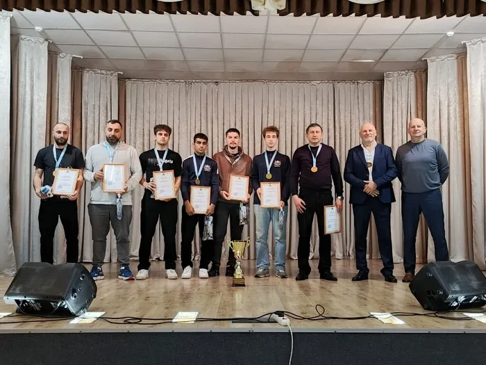на фото футбольная команда Наполеон