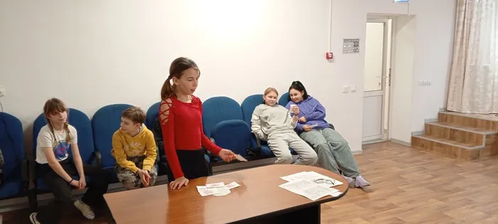 на фото фрагмент тематической беседы (1)