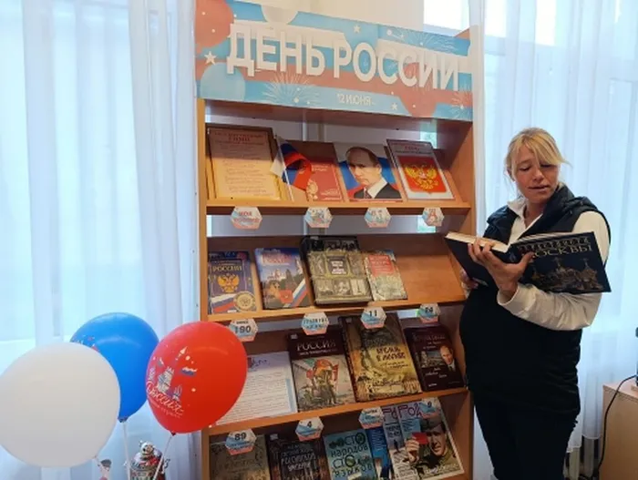 Козлова К. заинтересовалась выставкой