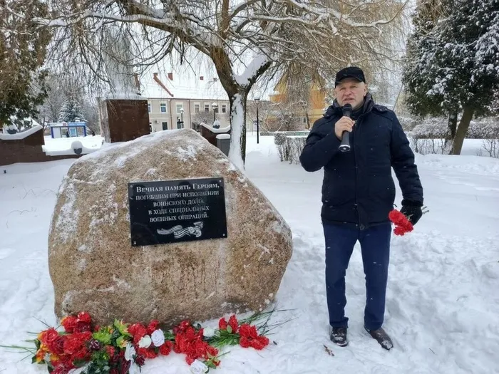 на фото Виктор Георгиевич Макаров
