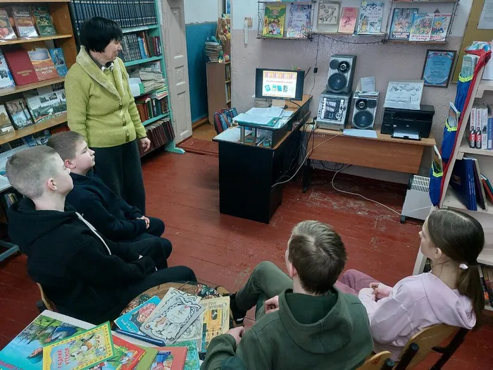 На фотографии просмотр видеопрезентации Сказки народов мира