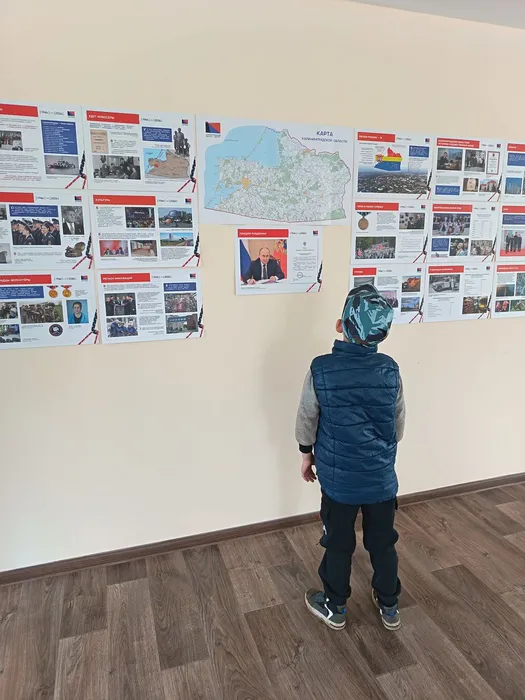 на фотографии посетитель выставки (2)