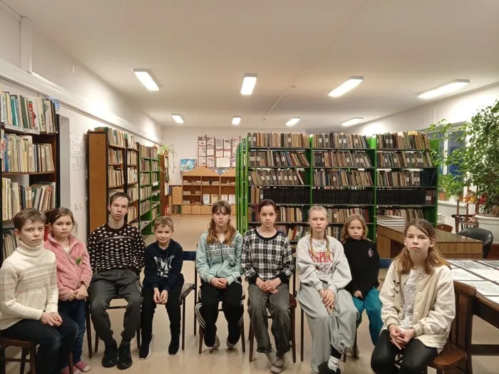 на фотографии участники часа мужества (1)