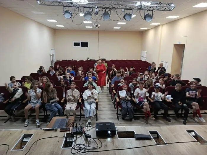 на фото участники мероприятия