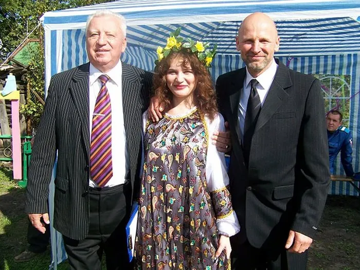 2007 год. Директор ОДНТ Иван  Львович Сикора, Директор Центра культуры Виктор Георгиевич Макаров и ведущая фестиваля Алена Владимировна Коковкина.