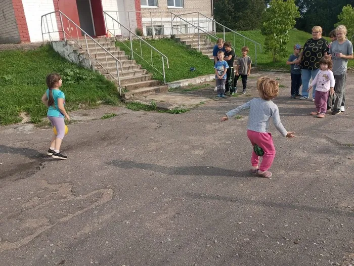 на фото участники эстафеты