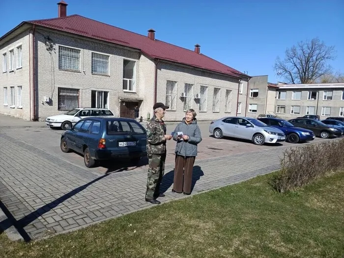 на фотографии участники акции (2)