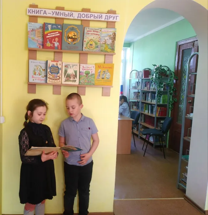 Стихи читает Варвара