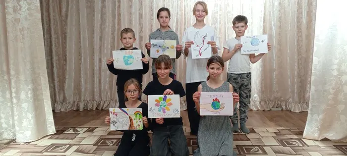 на фотографии участники мероприятия (2)