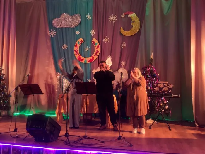 на фото участники встречи (5)