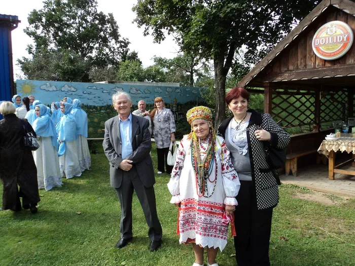 одна из самых старейших участниц фестиваля Эвелина Федотьевна Симакова из г. Гусева