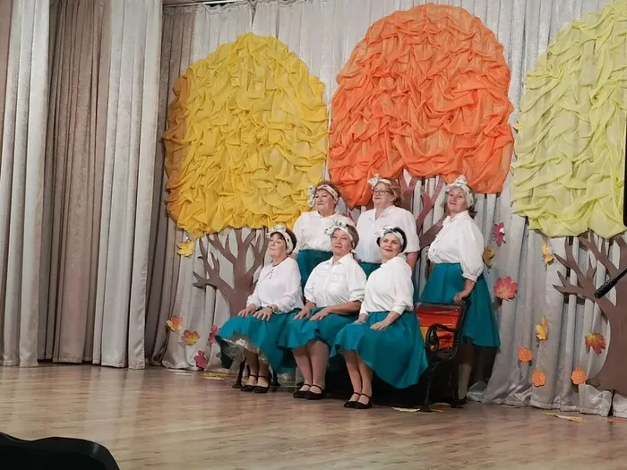 Танцевальный коллектив Рябинушки