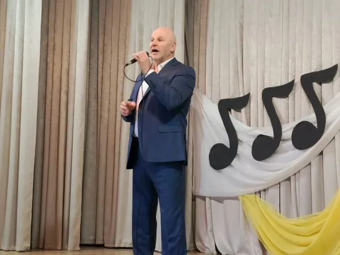 на фото Виктор Макаров