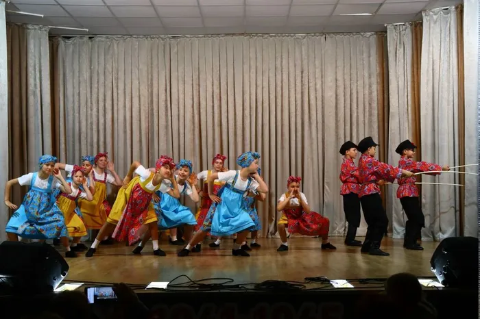танцевальный коллектив Ладушки