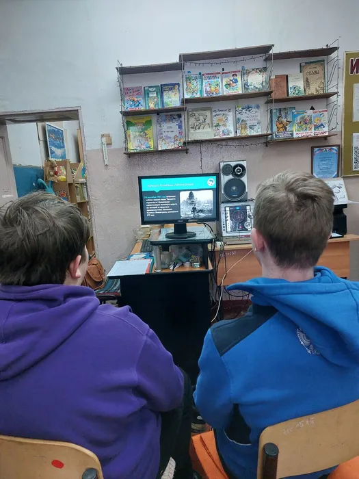 На фотографии просмотр и обсуждение презентации 27 января 1944года-День полного освобождения Ленинграда от фашисткой блокады