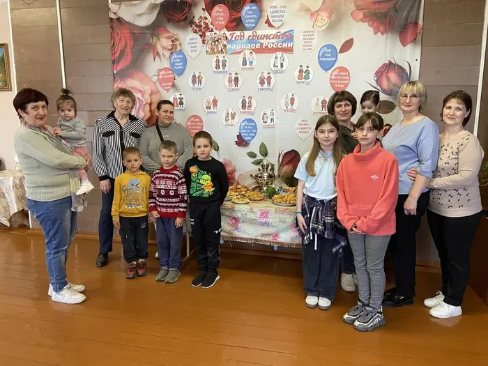 На фото участники мероприятия