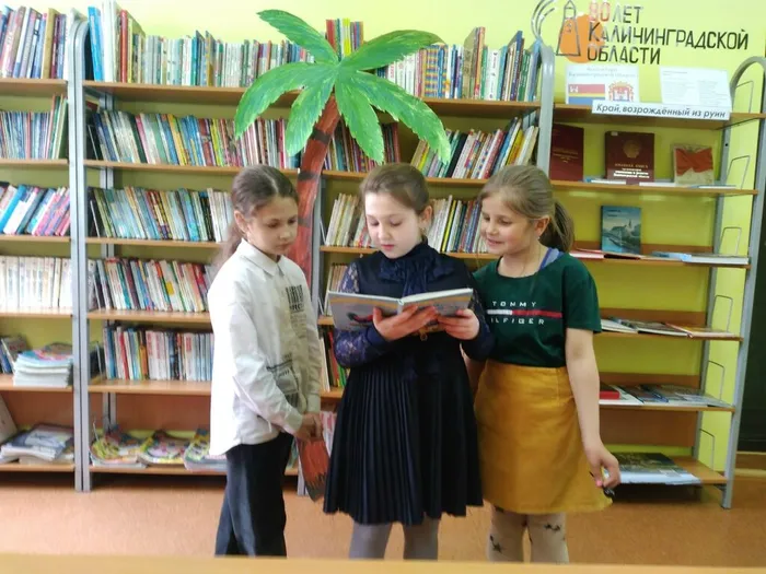 Варвара читает стихотворение Я до облака хочу